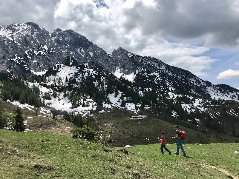 ...  hinein in die Natur! Perfekte Wanderung im Kaisergebirge