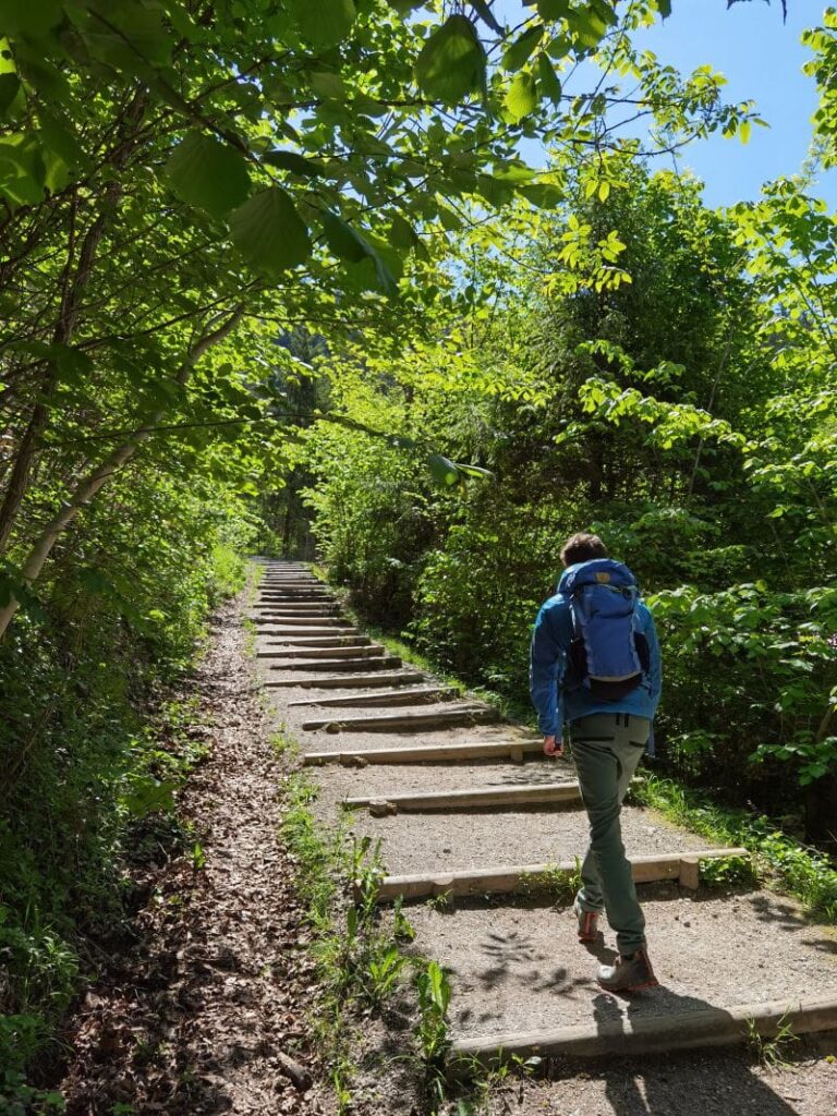 Von Kufstein auf dem Elfenhainweg zur Kaiserlift Mittelstation wandern