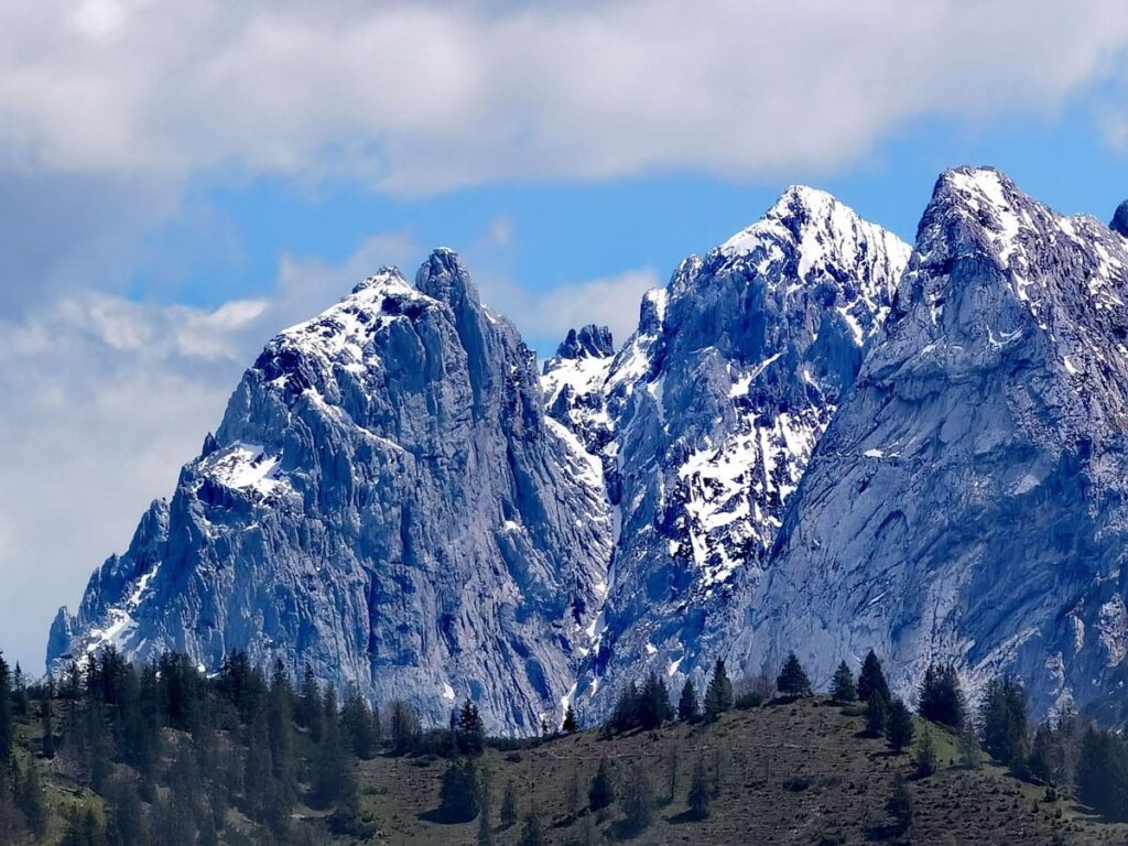 Ausblick vom Brentenjoch bei der Kaiserlift Bergstation zum Kaisergebirge