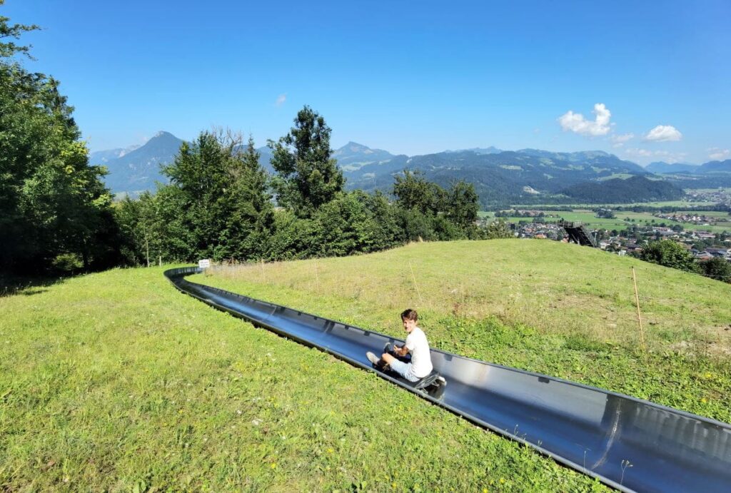 Hocheck Sommerrodelbahn - Start ist bei der Mittelstation mit diesem Ausblick auf die Berge