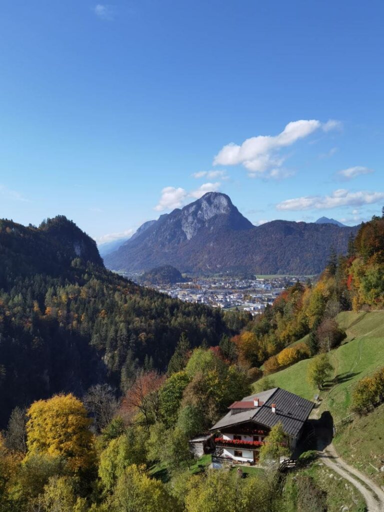Kufstein wandern - aus der Stadt hinauf ins idyllische Kaisergebirge
